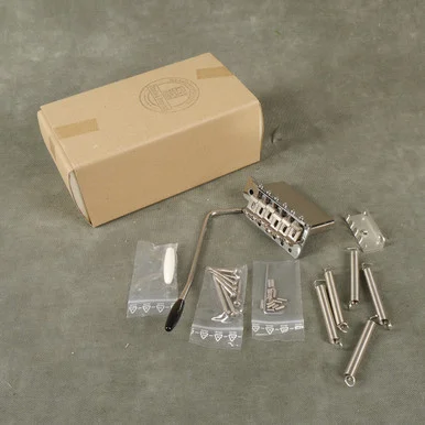 ABM Vintage Tremolo Stratocaster Bridge - Chrome w/Box - 2nd Hand