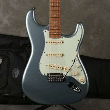 Fender Deluxe Roadhouse Stratocaster - Mystic Ice Blue - Bag - 2nd Hand (117216)