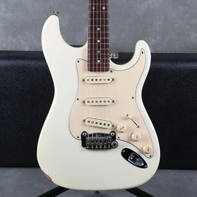 G&L Legacy USA - Vintage White - Hard Case - 2nd Hand - Used