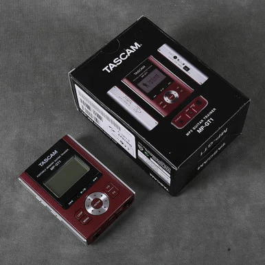 Tascam MP-GT1 Portable MP3 Guitar Trainer w/Box - 2nd Hand